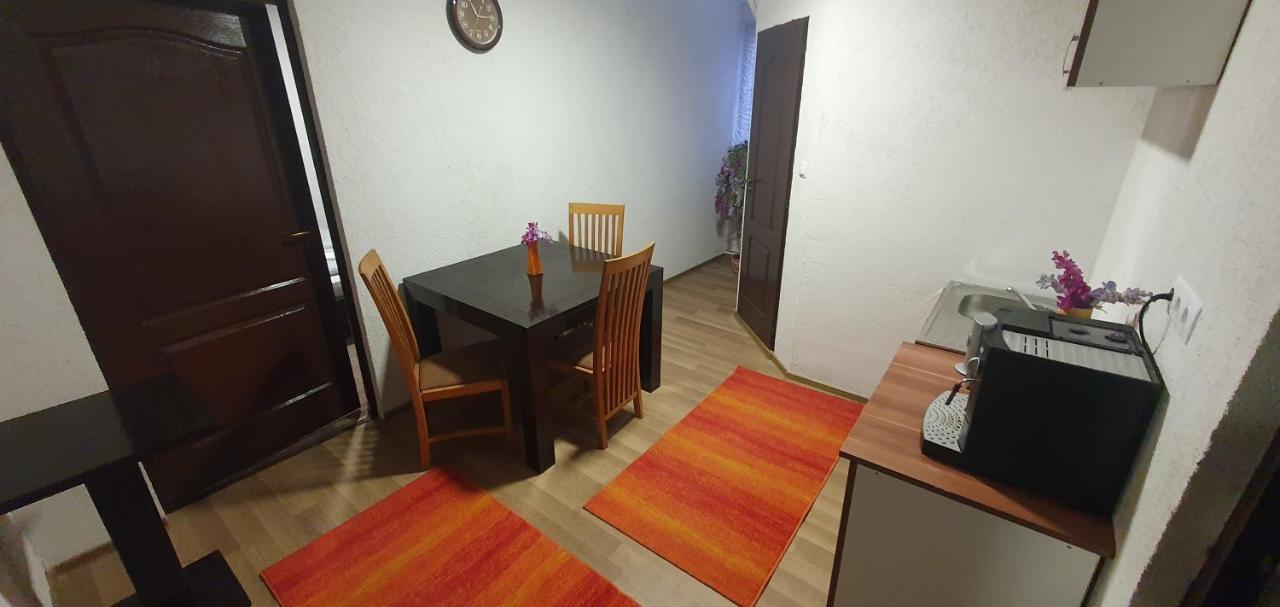 オルドヘユ・セクイエスクApartman Houseアパートメント エクステリア 写真